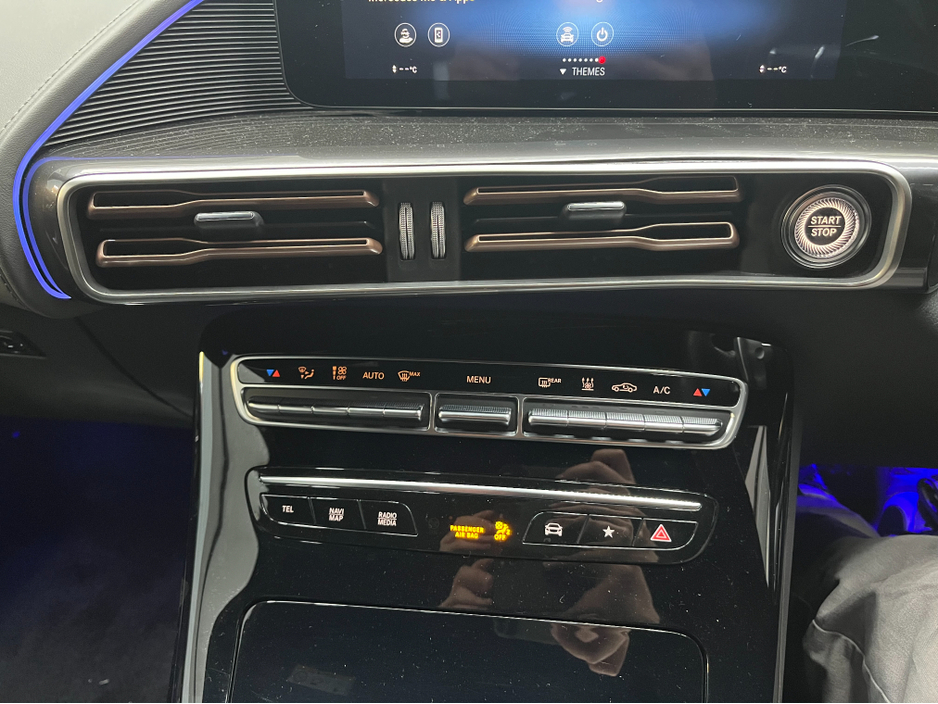 2021 Mercedes-Benz EQC - image 24