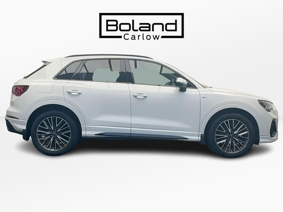 2023 Audi Q3 - image 4