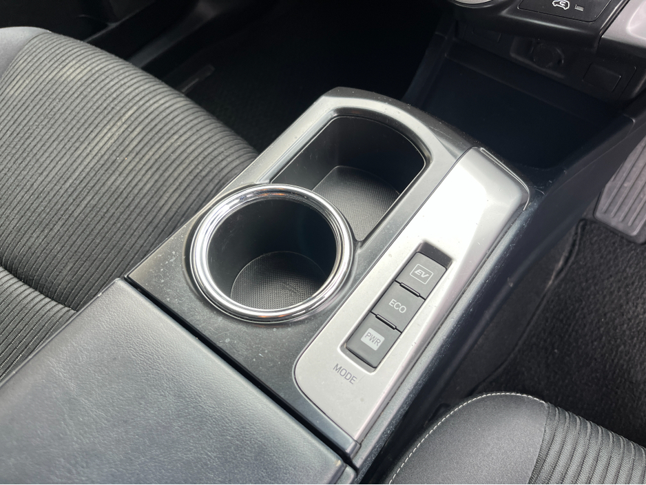 2018 Toyota Prius+ - image 18