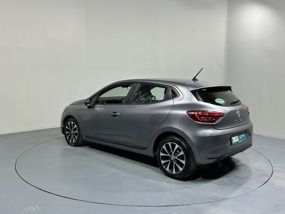 2023 Renault Clio - image 5