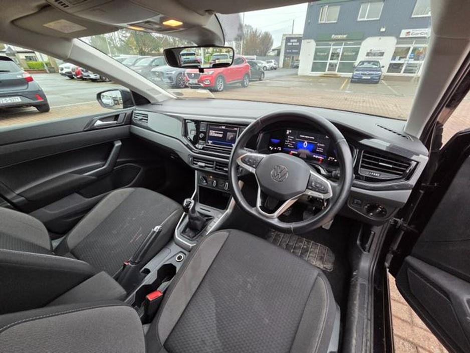 2023 Volkswagen Polo - image 9