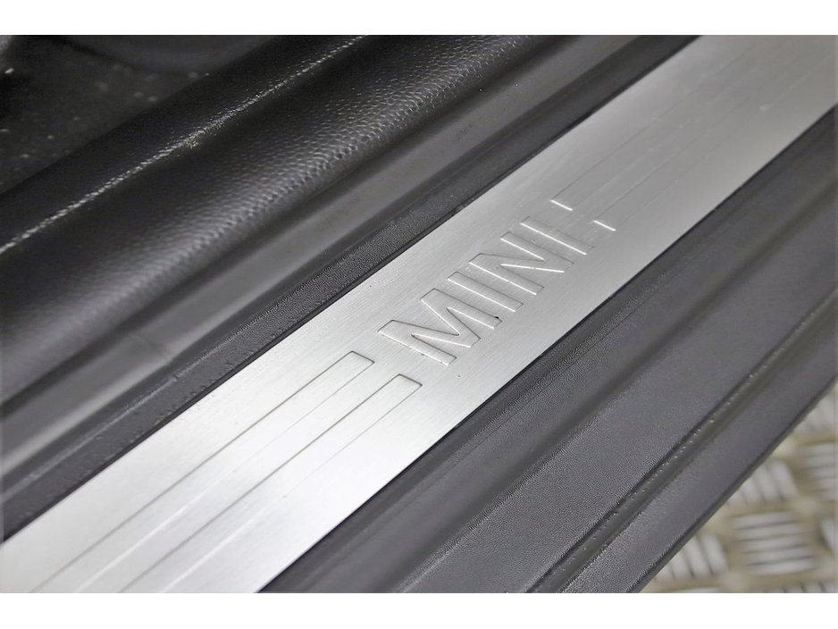 2020 MINI Hatch - image 20