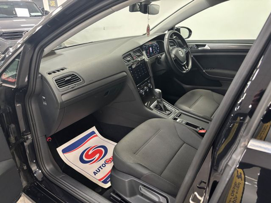 2019 Volkswagen Golf  €17,995