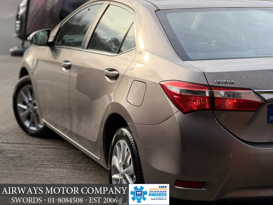 2016 Toyota Corolla - image 21