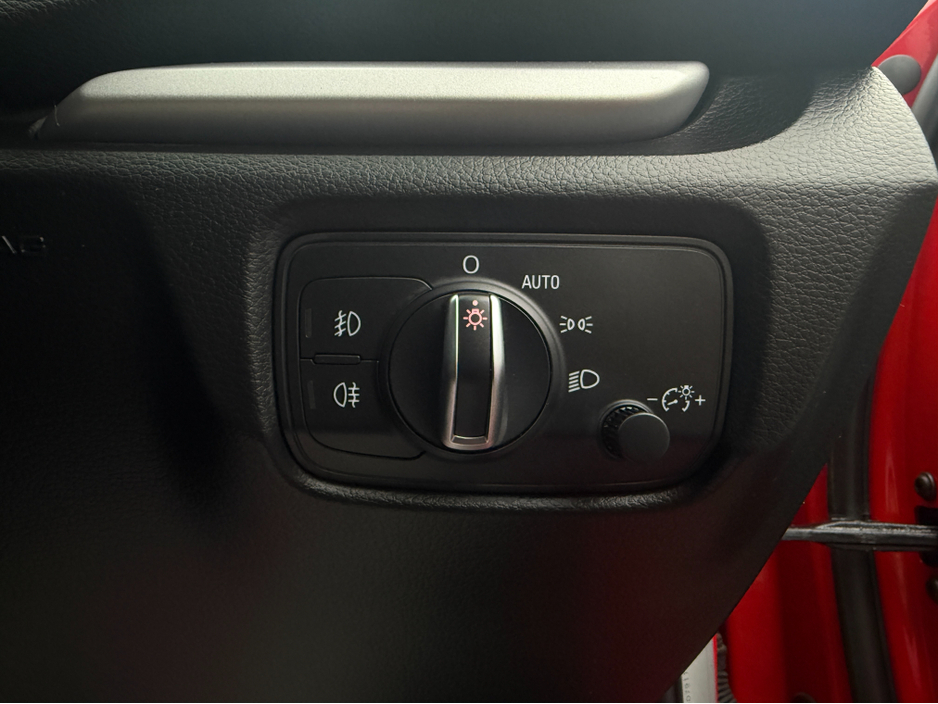 2015 Audi A3 Saloon SALOON ONLY 20,234KM !! 1.4 TFSI PRIVACY GLASS REV CAMERA ALLOYS €15,950