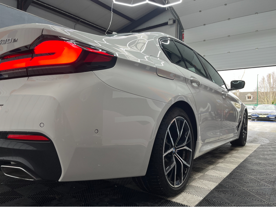 2021 BMW 5 Series €35950 2021 BMW 530E M-SPORT EDITION JOY+ 2.0 AUTOMATIC / CRUISE CONTROL / 360° PARKING CAMERA / ELECTRIC MEMORY & HEATED SEATS / PADDLE SHIFTERS / APPLE CARPLAY / AMBIENT LIGHTS / HEATED REAR SEAT €35,950