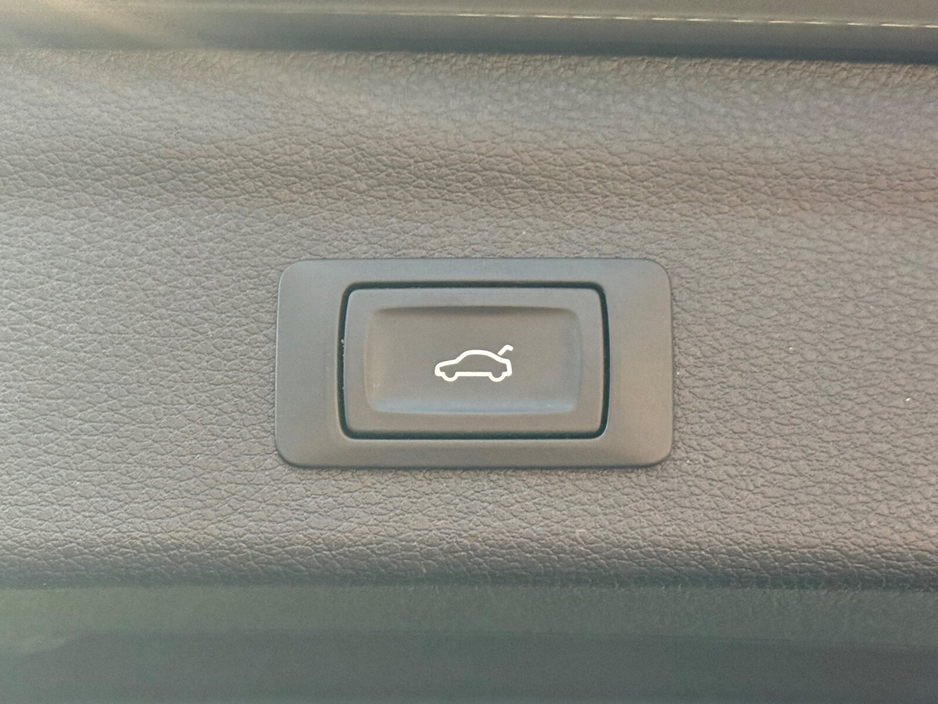 2020 Audi Q3 - image 27