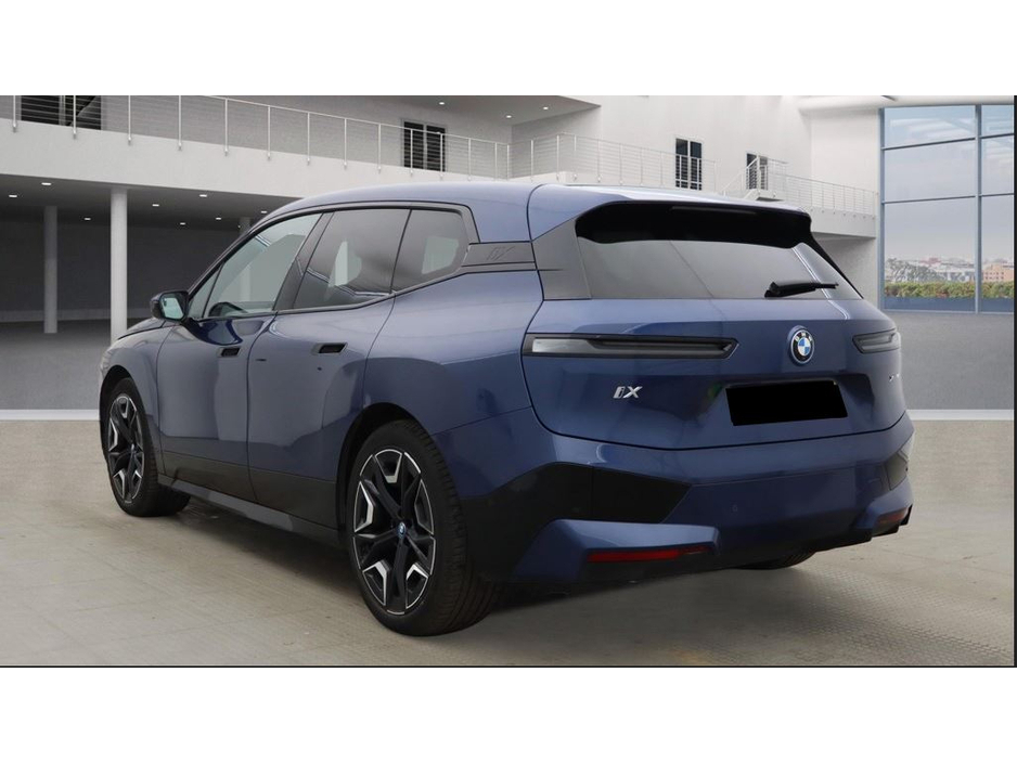 2022 BMW iX XDRIVE40 M SPORT // PANORAMIC ROOF €41,950