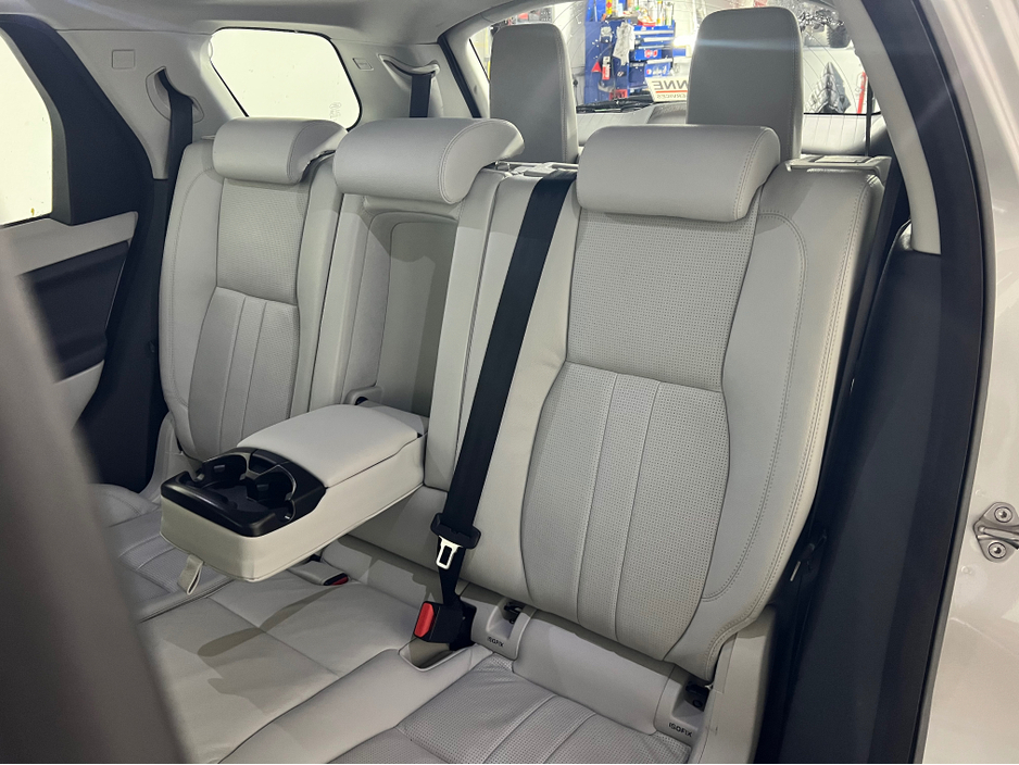 2019 Land Rover Discovery Sport - image 18