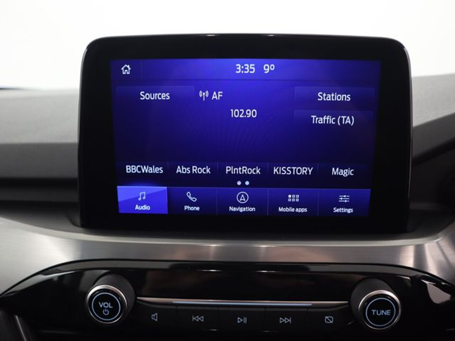 2021 Ford Kuga - image 9