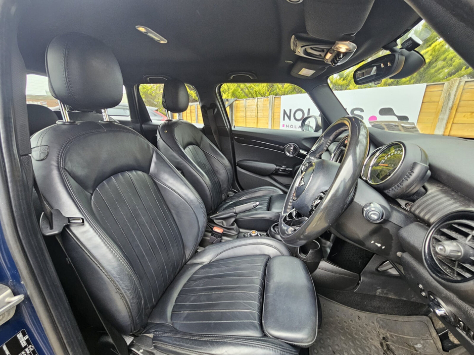 2017 MINI Hatch - image 18