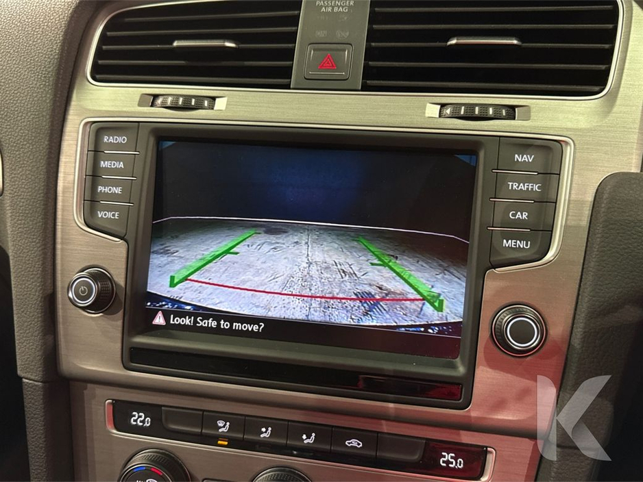 2016 Volkswagen Golf - image 21