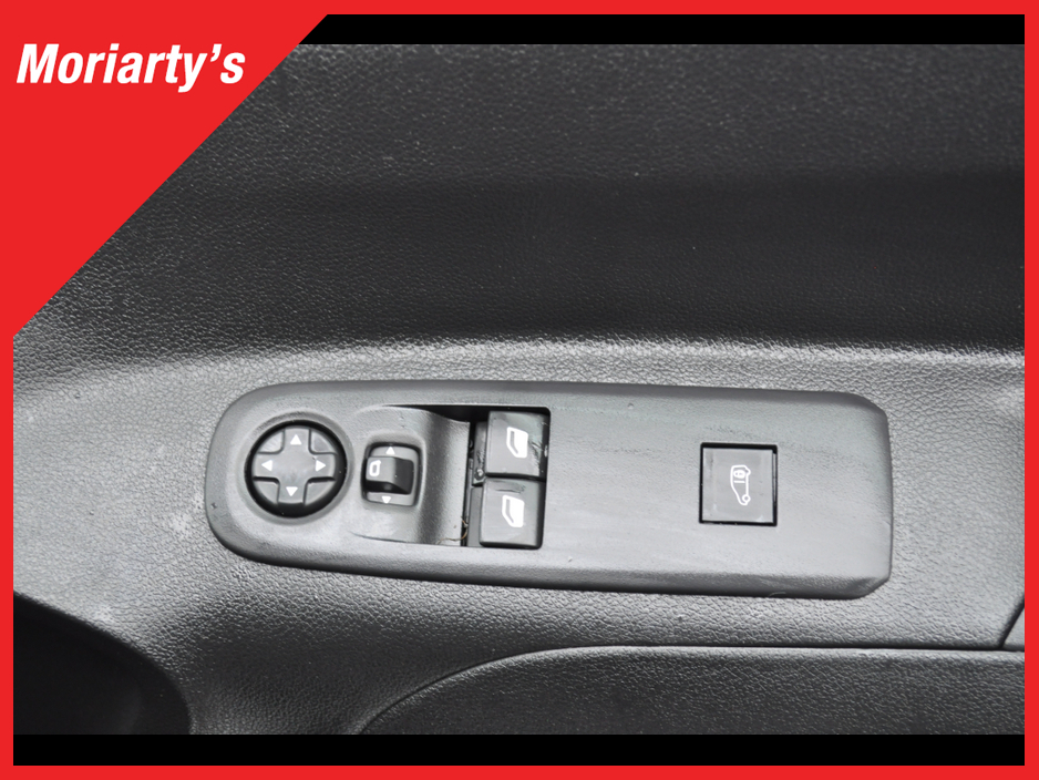 2020 Peugeot Partner - image 8