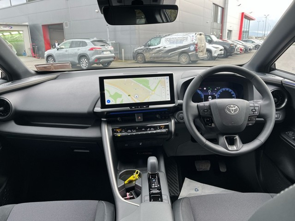 2025 Toyota C-HR - image 8