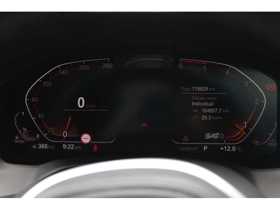 2021 BMW 3 Series - image 12