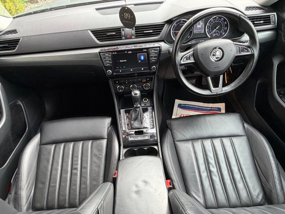 2017 Skoda Superb - image 7