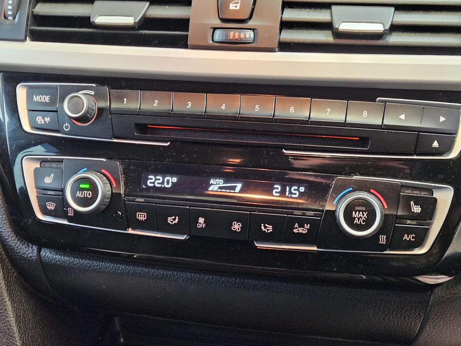 2018 BMW 3 Series - image 10