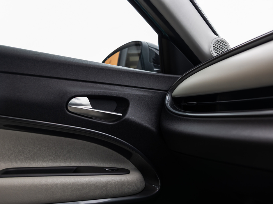 2025 Fiat 600 - image 17