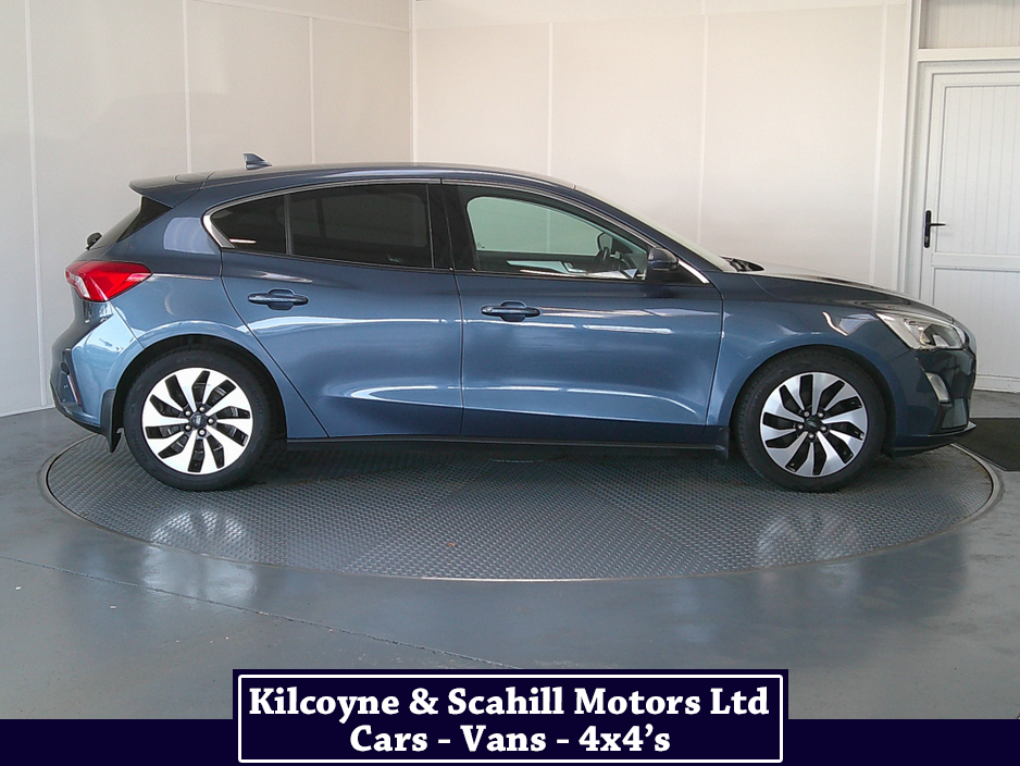 2019 Ford Focus - image 9