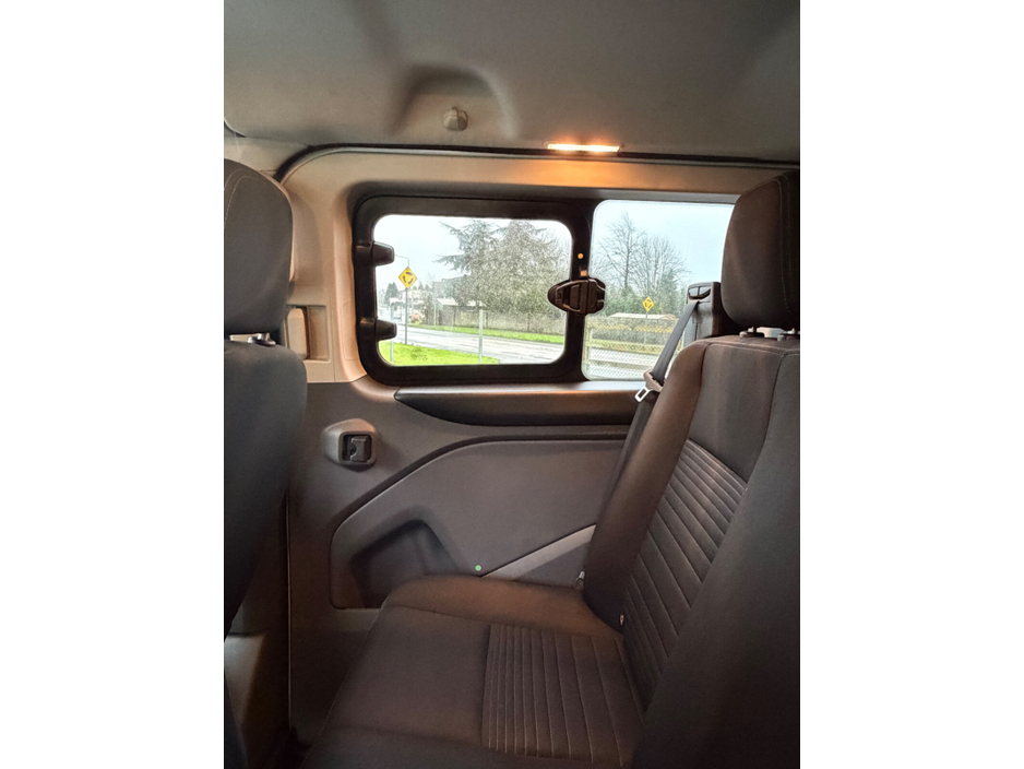 2021 Ford Transit Custom - image 10