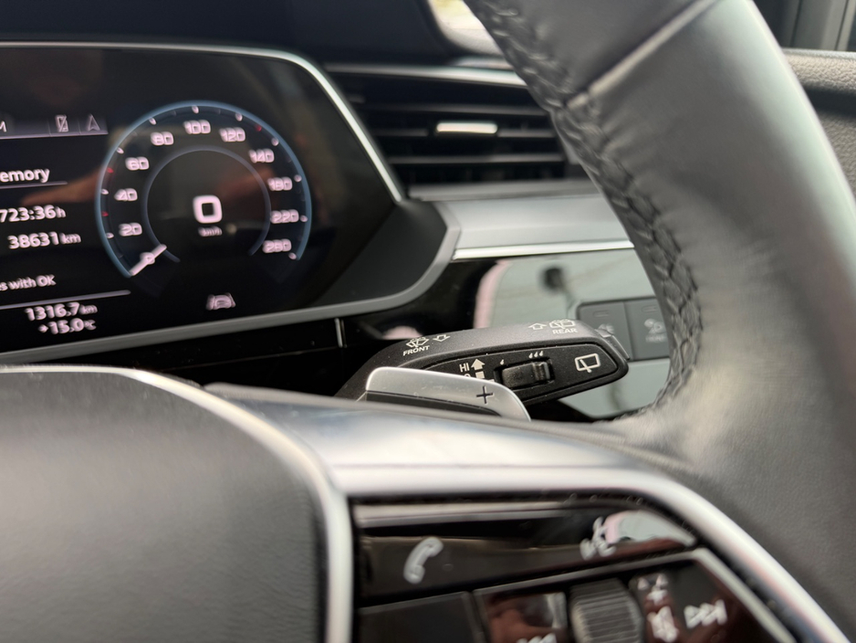 2022 Audi e-tron - image 22