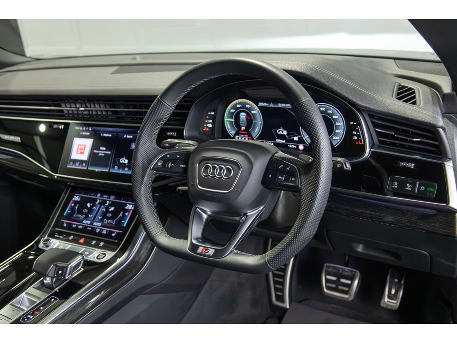 2023 Audi Q8 3.0TFSI e 55 S Line €74,950