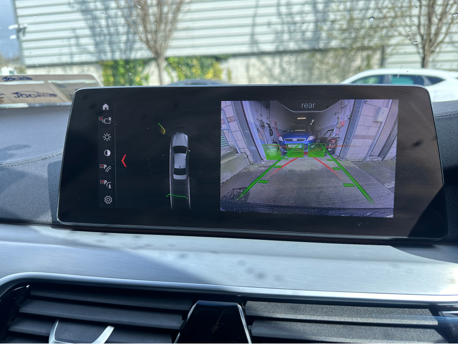 2019 BMW 5 Series - image 13