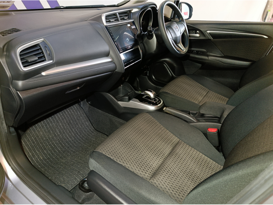 2020 Honda Fit - image 11