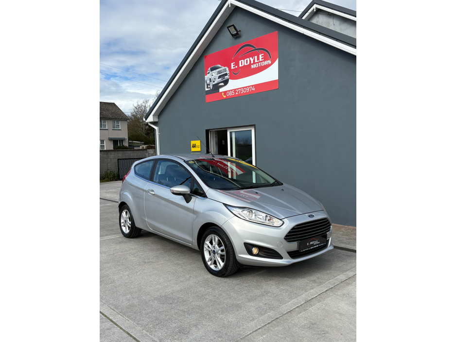 2015 Ford Fiesta - image 3