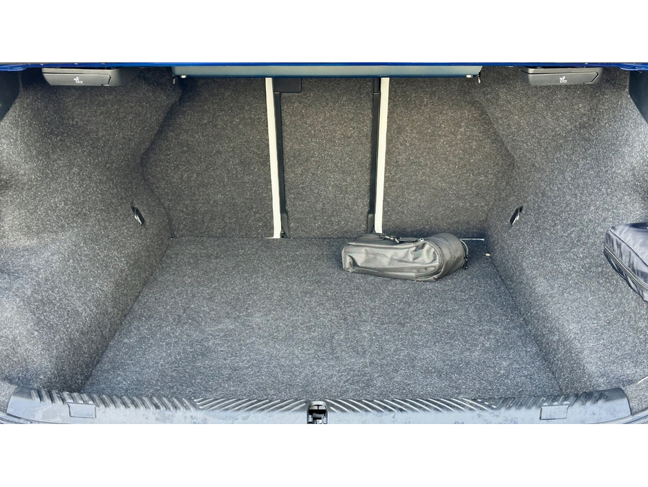 2025 BMW M5 - image 12