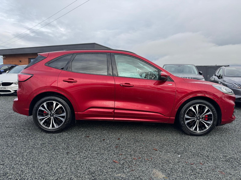 2020 Ford Kuga - image 24