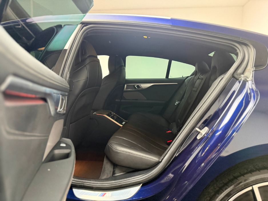 2021 BMW 8 Series - image 14