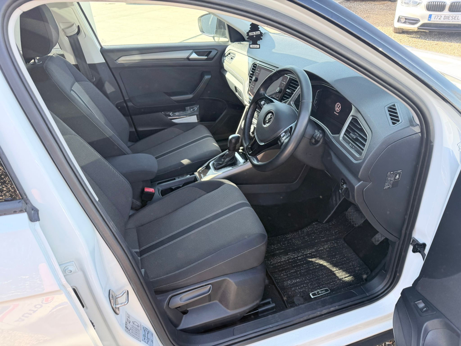 2021 Volkswagen T-Roc - image 7