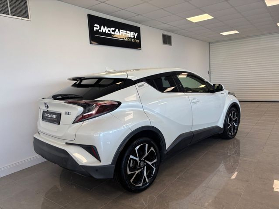 2017 Toyota C-HR 1.8 HYBRID LUNA SPORT €17,250