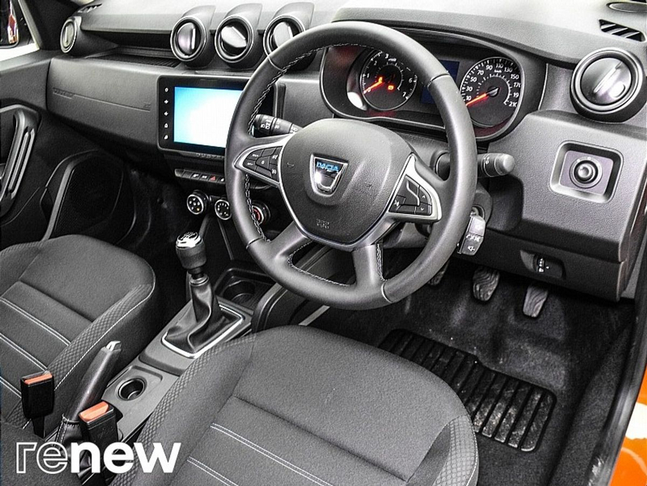 2022 Dacia Duster - image 6
