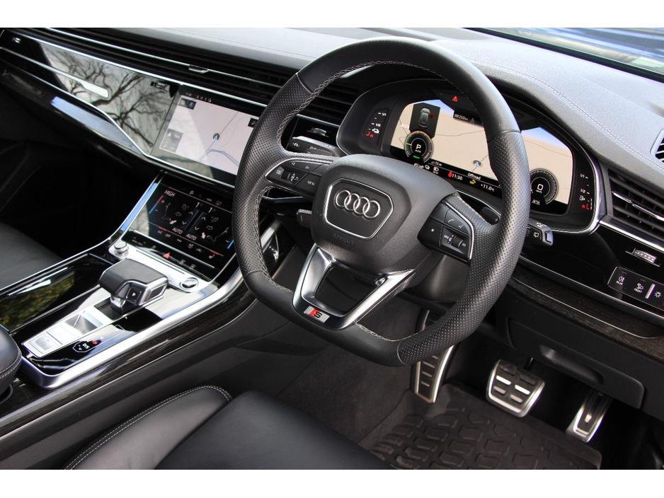 2023 Audi Q8 - image 3