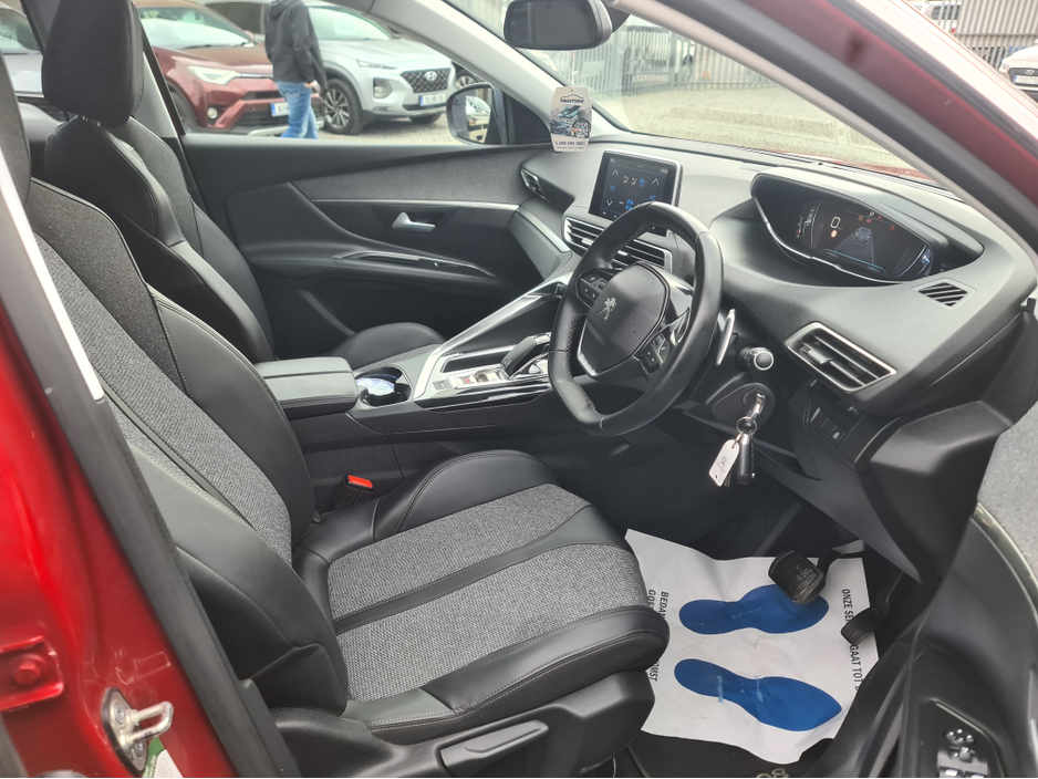 2020 Peugeot 3008 - image 11