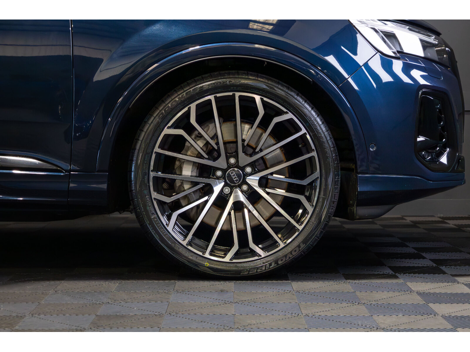 2025 Audi Q7 Q7 55 TFSI e 394PS quattro S line tip €91,950