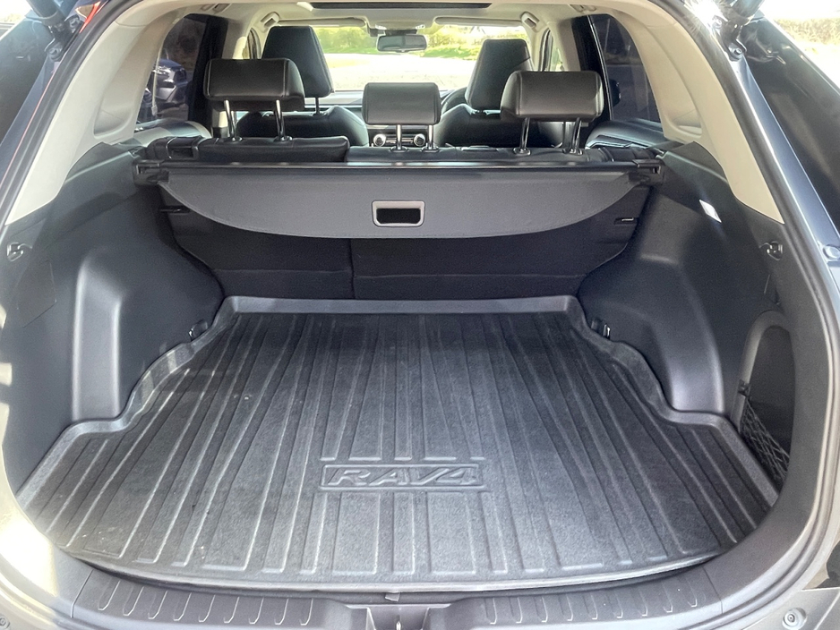 2020 Toyota Rav4 - image 10