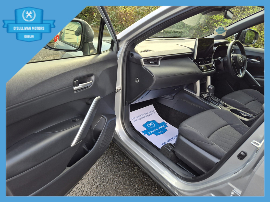 2023 Toyota Corolla Cross - image 17