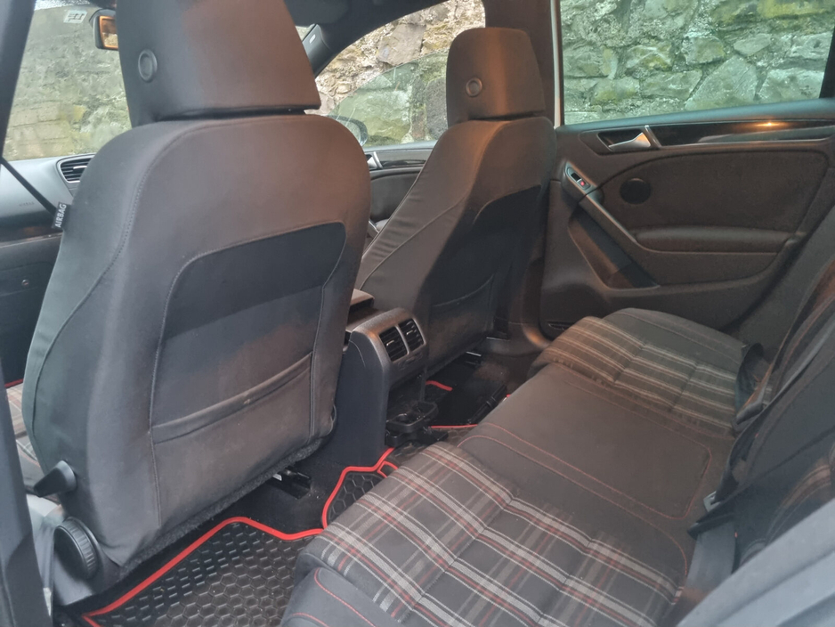 2010 Volkswagen Golf 2.0 TSI 4MOTION R €8,750