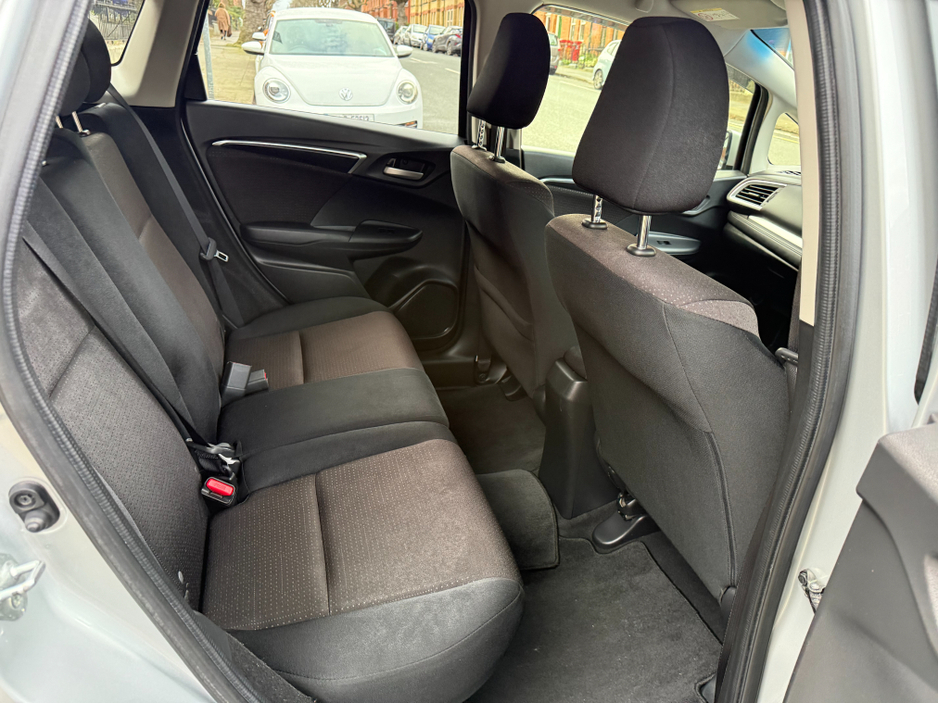 2014 Honda Fit - image 12