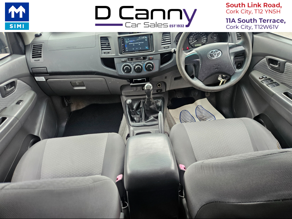 2013 Toyota Hilux - image 13