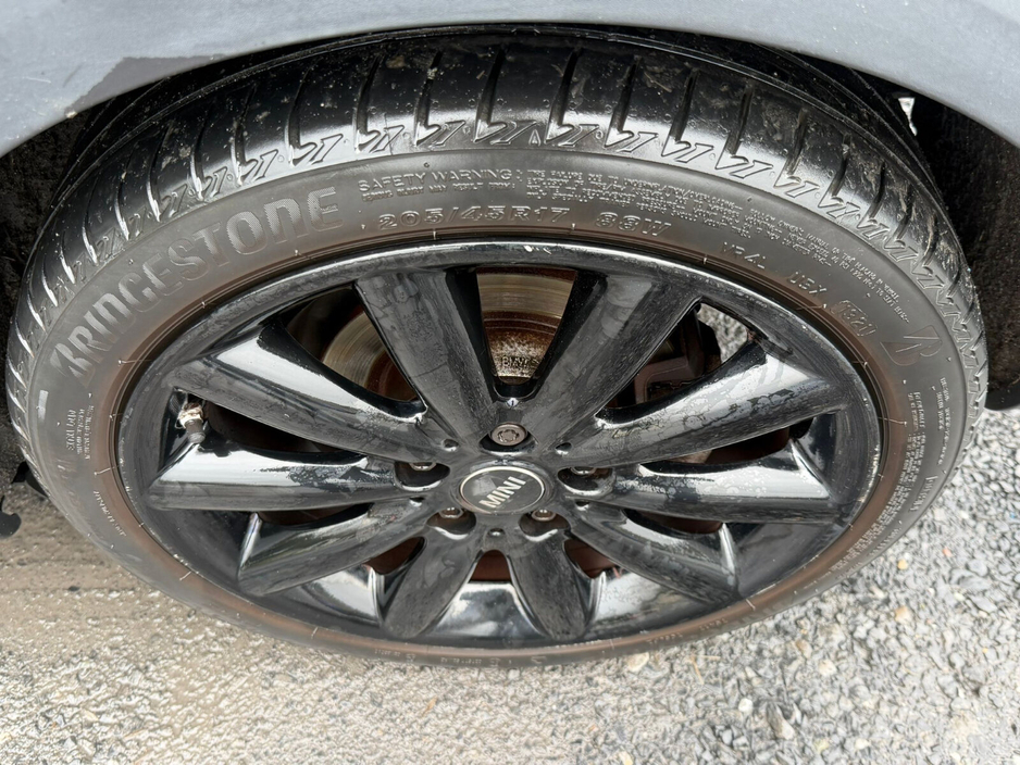 2017 MINI Hatch - image 9