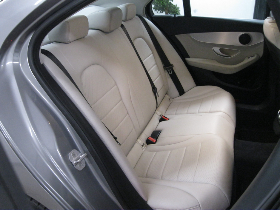 2015 Mercedes-Benz C Class - image 17