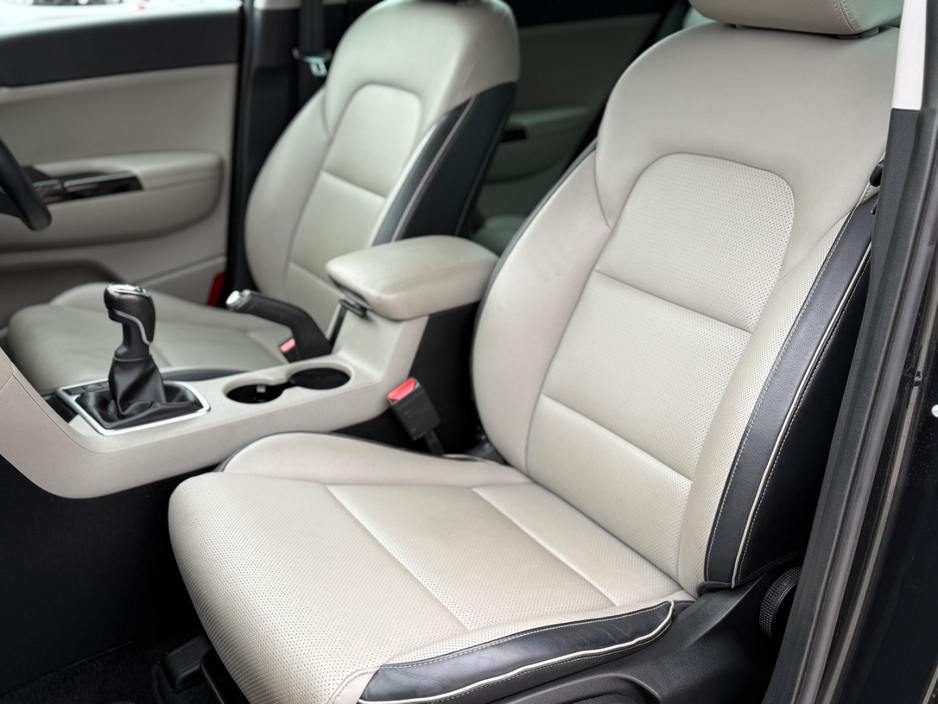 2022 Kia Sportage - image 30