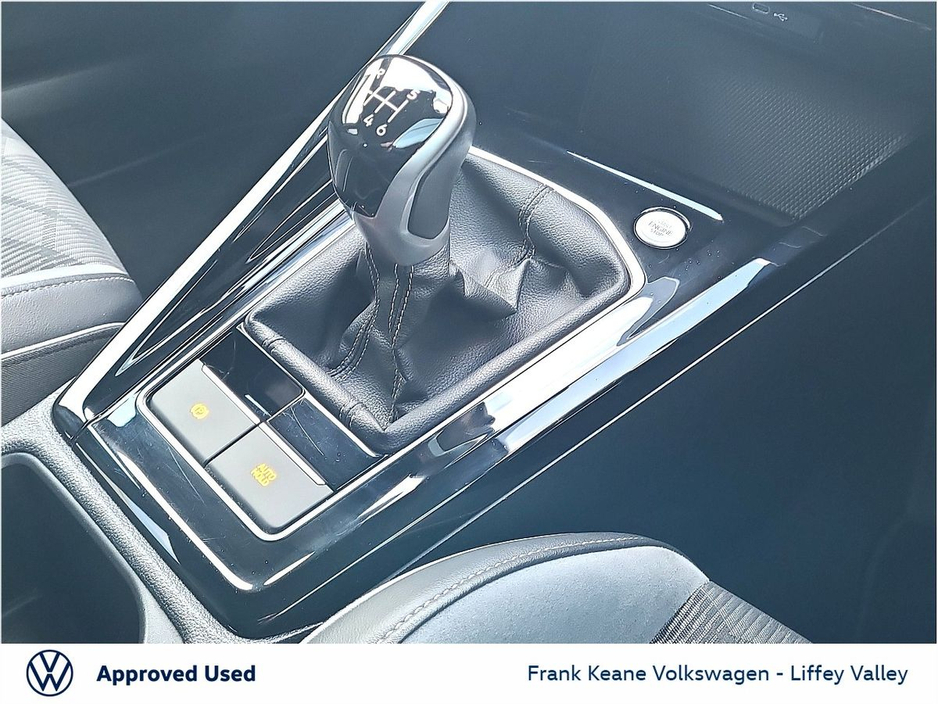 2024 Volkswagen Golf - image 21