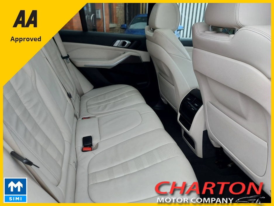 2019 BMW X5 - image 10