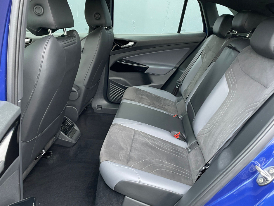 2023 Volkswagen ID.4 - image 6