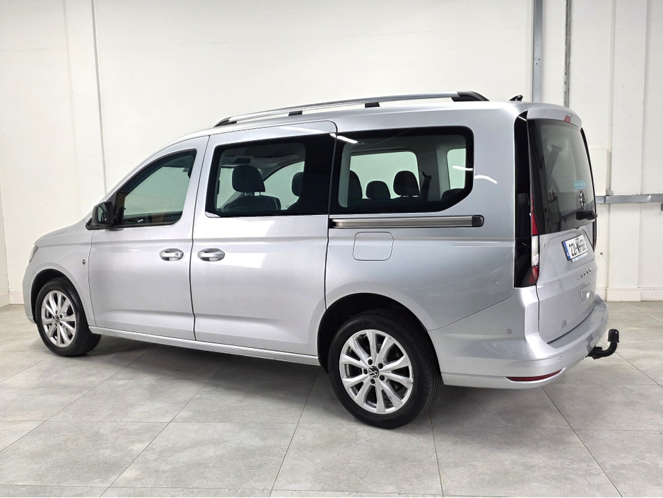 2022 Volkswagen Caddy - image 13